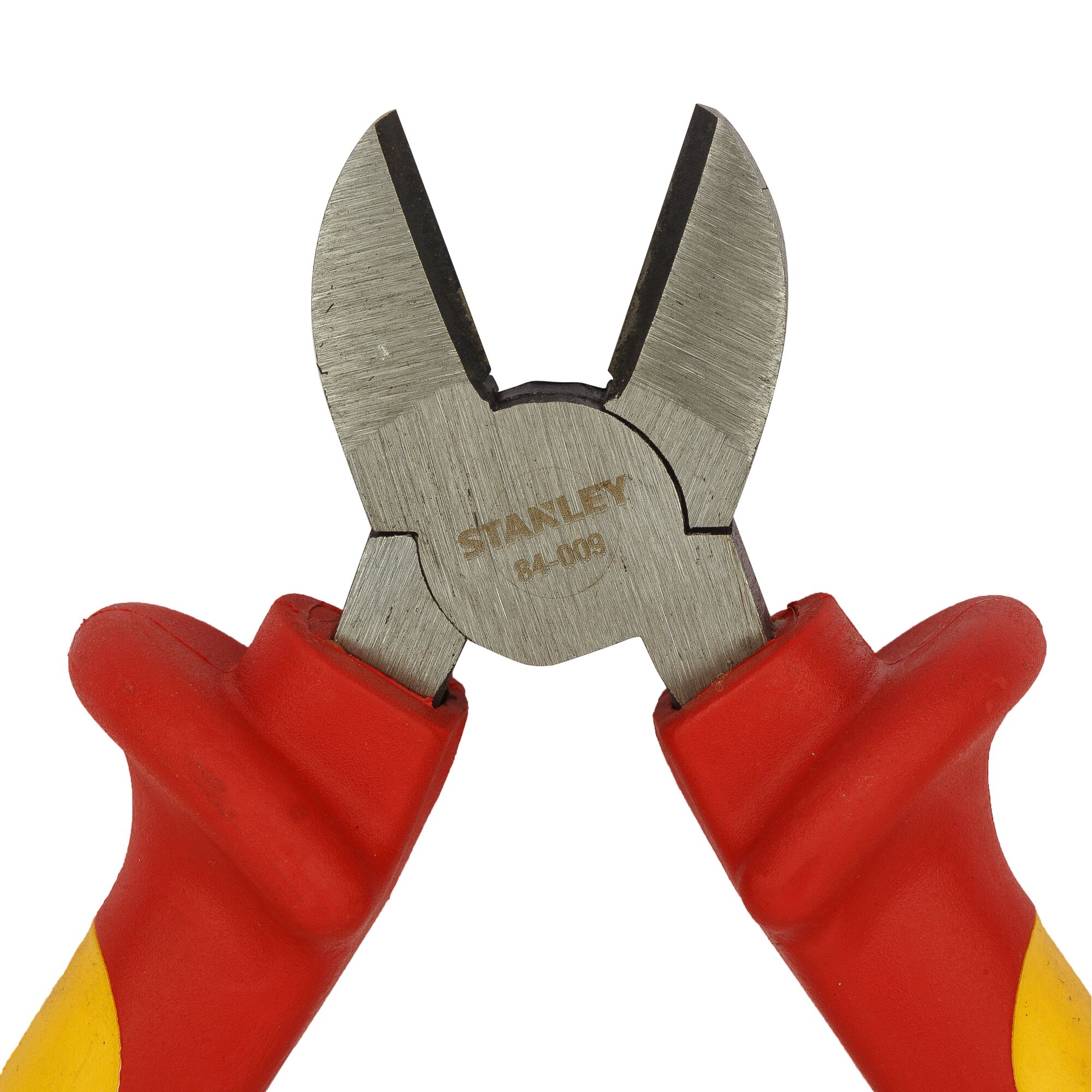 induction hardened blade feature of STANLEY FAT MAX V D E NARROW DIAGONAL PLIER.