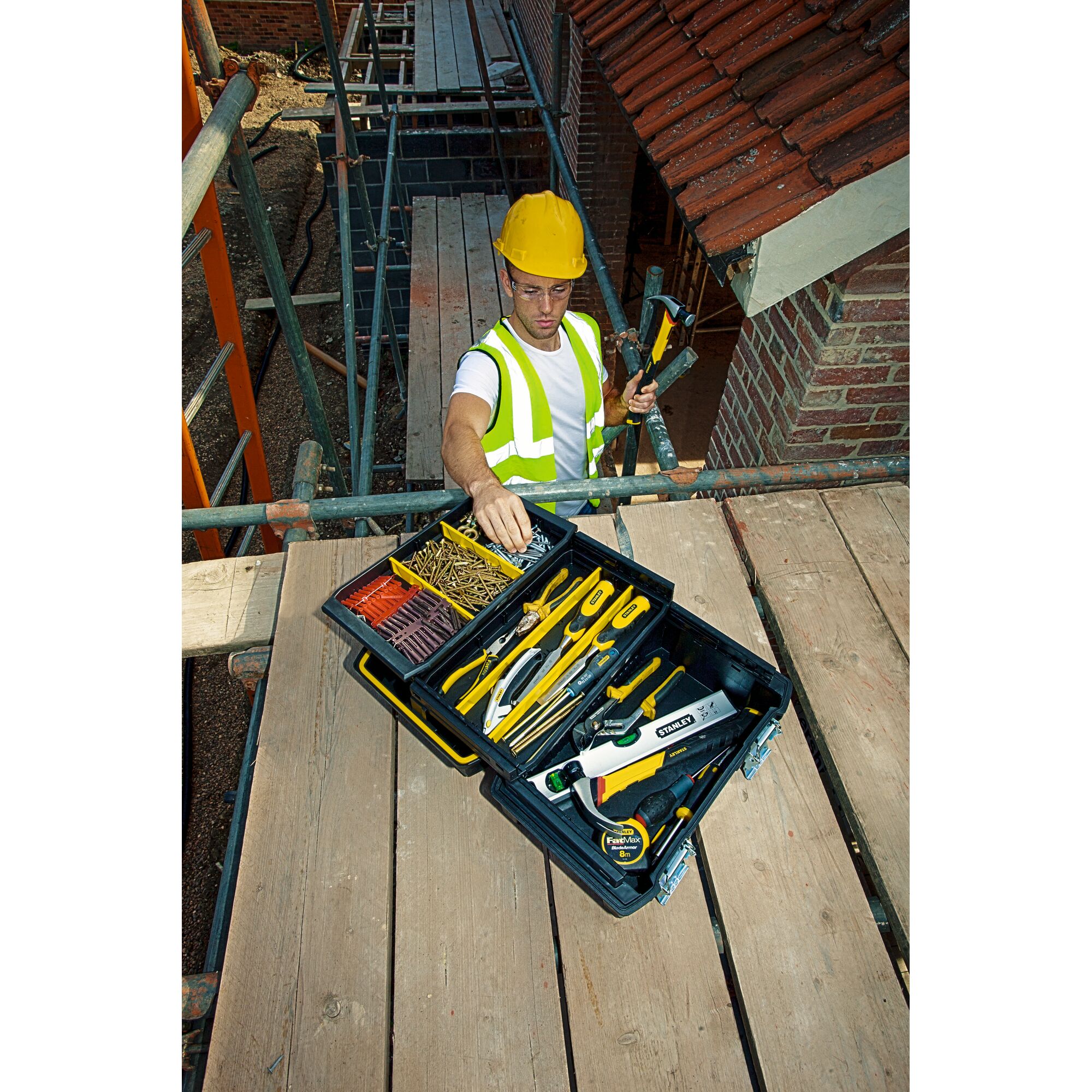 STANLEY® FATMAX® กล่องเครื่องมือกันน้ำ 18 นิ้ว