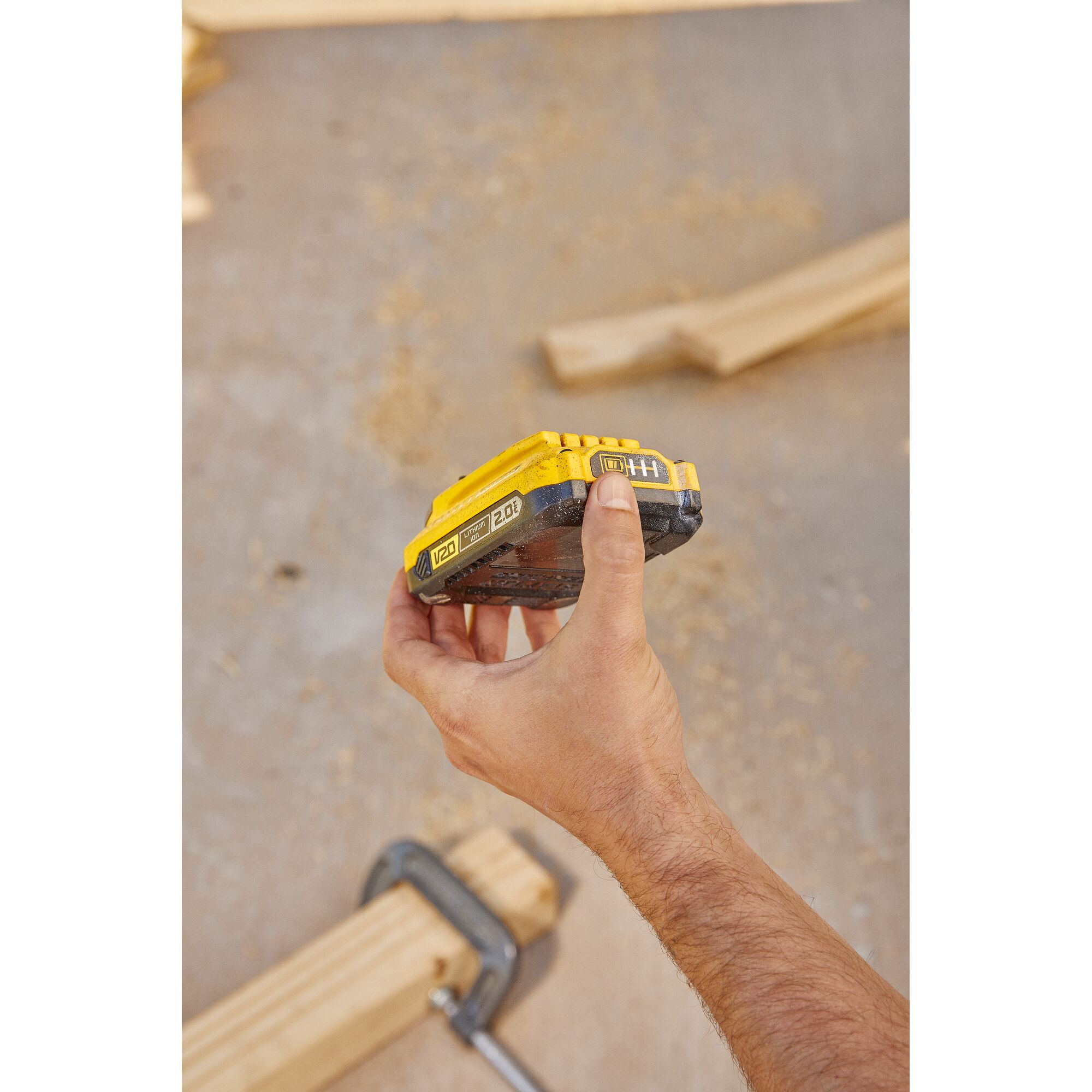 แบตเตอรี่ 20V ขนาด 2AH