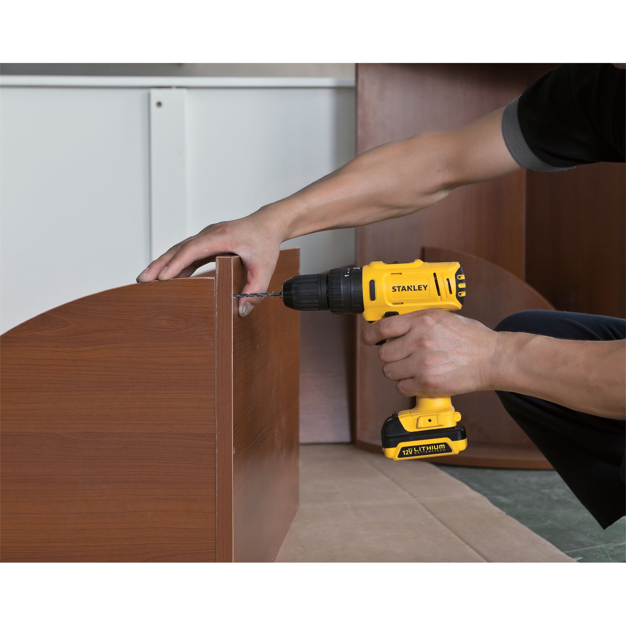 ไขควงกระแทกไร้สาย 10 มม. + กระเป๋าพกพา + ปลั๊กไฟ