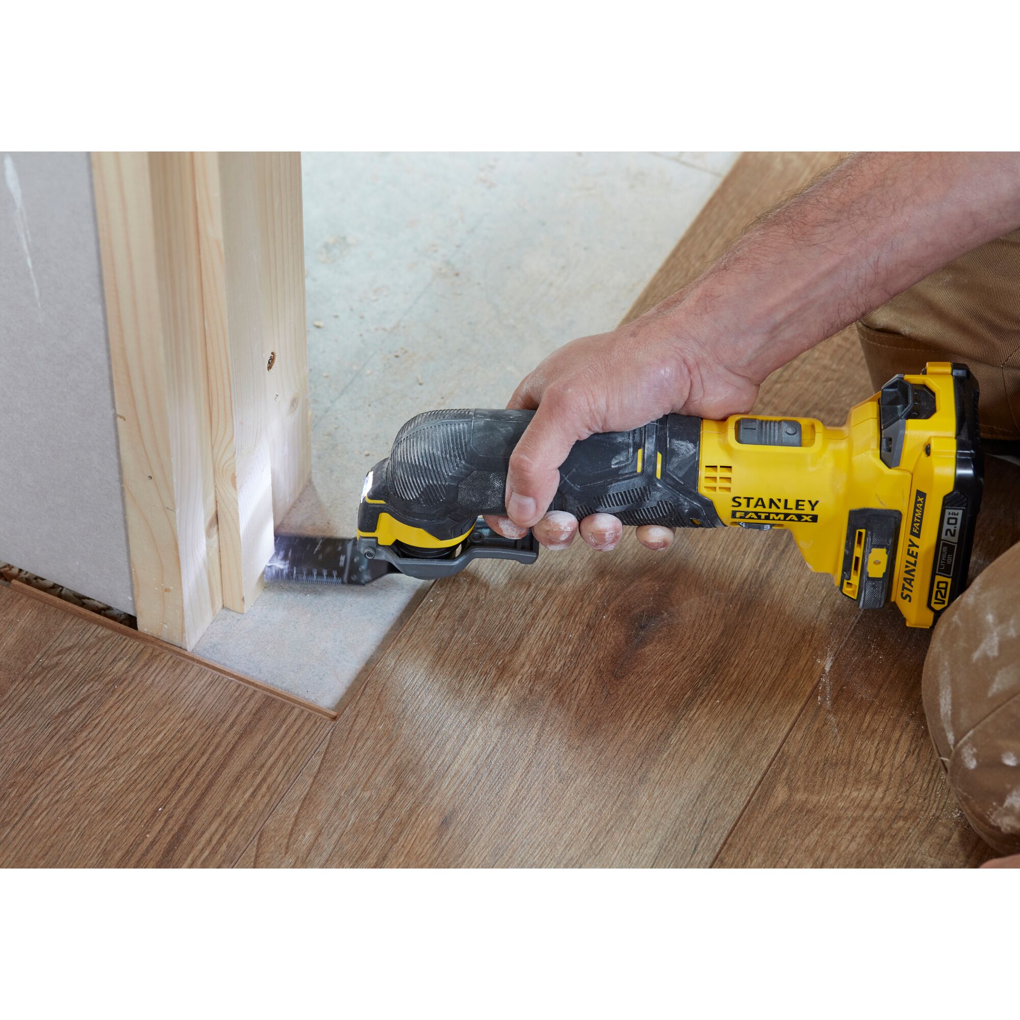 เครื่องมัลติทูล 20 โวลต์