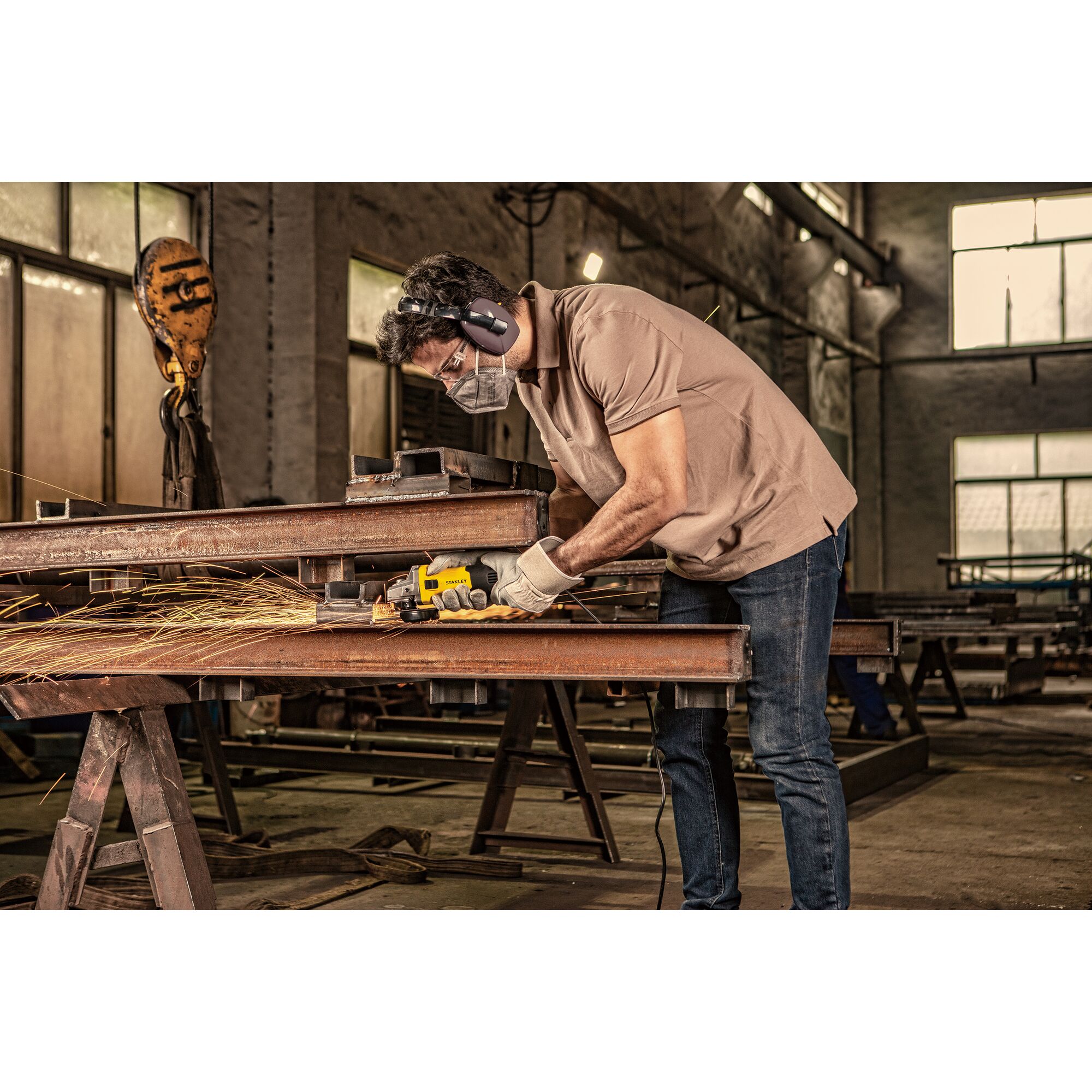 เครื่องเจียร 750 วัตต์ 100 มม.