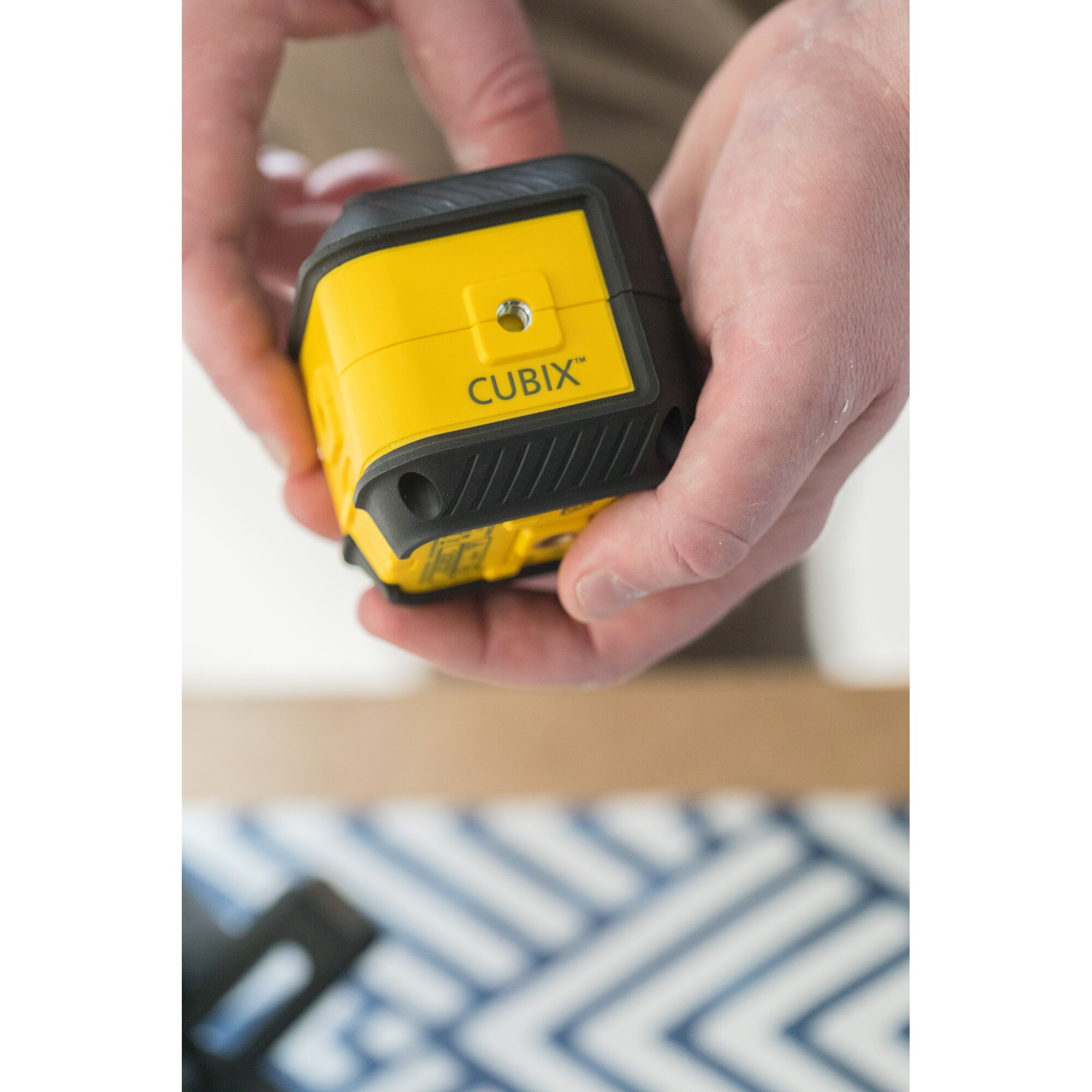 เลเซอร์กำหนดเส้น Cubix แสงสีแดง