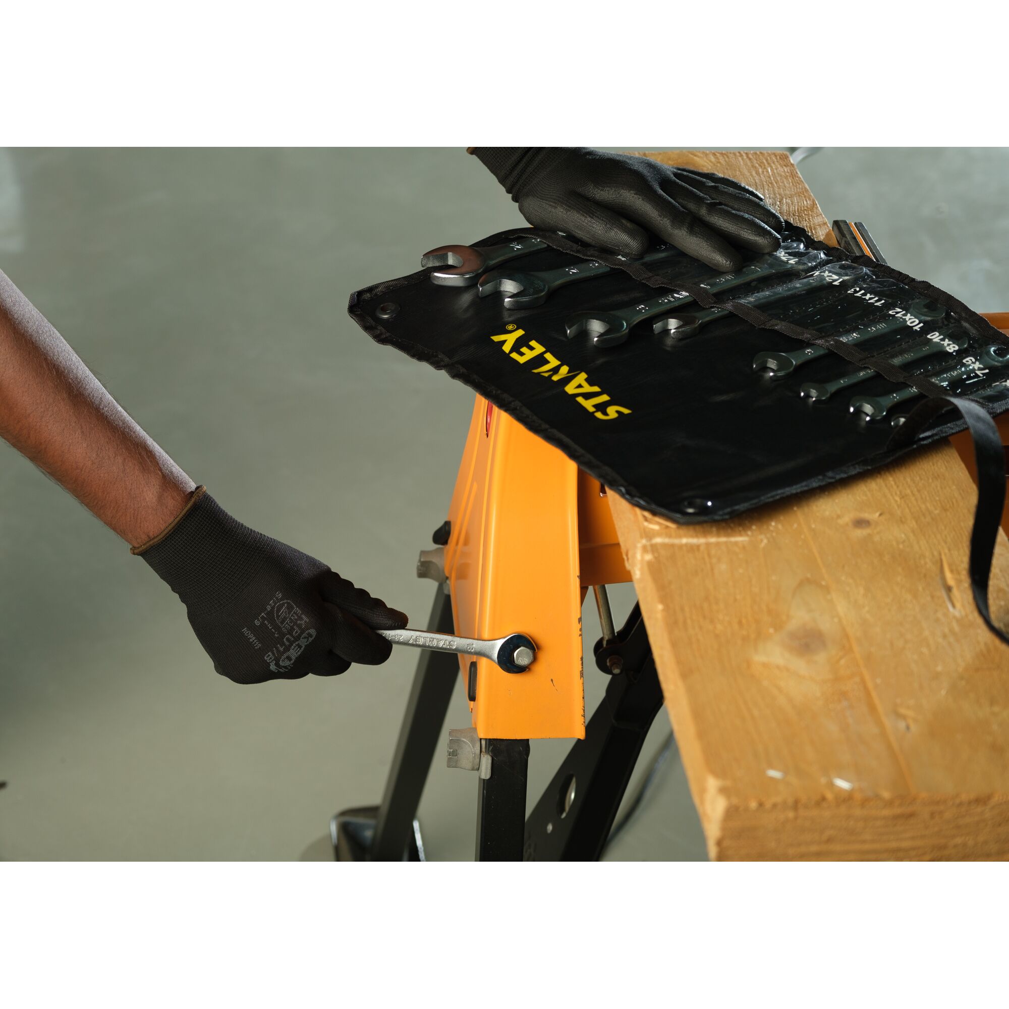 ชุดปากตาย 9ชิ้น/ชุด (ซองผ้า)