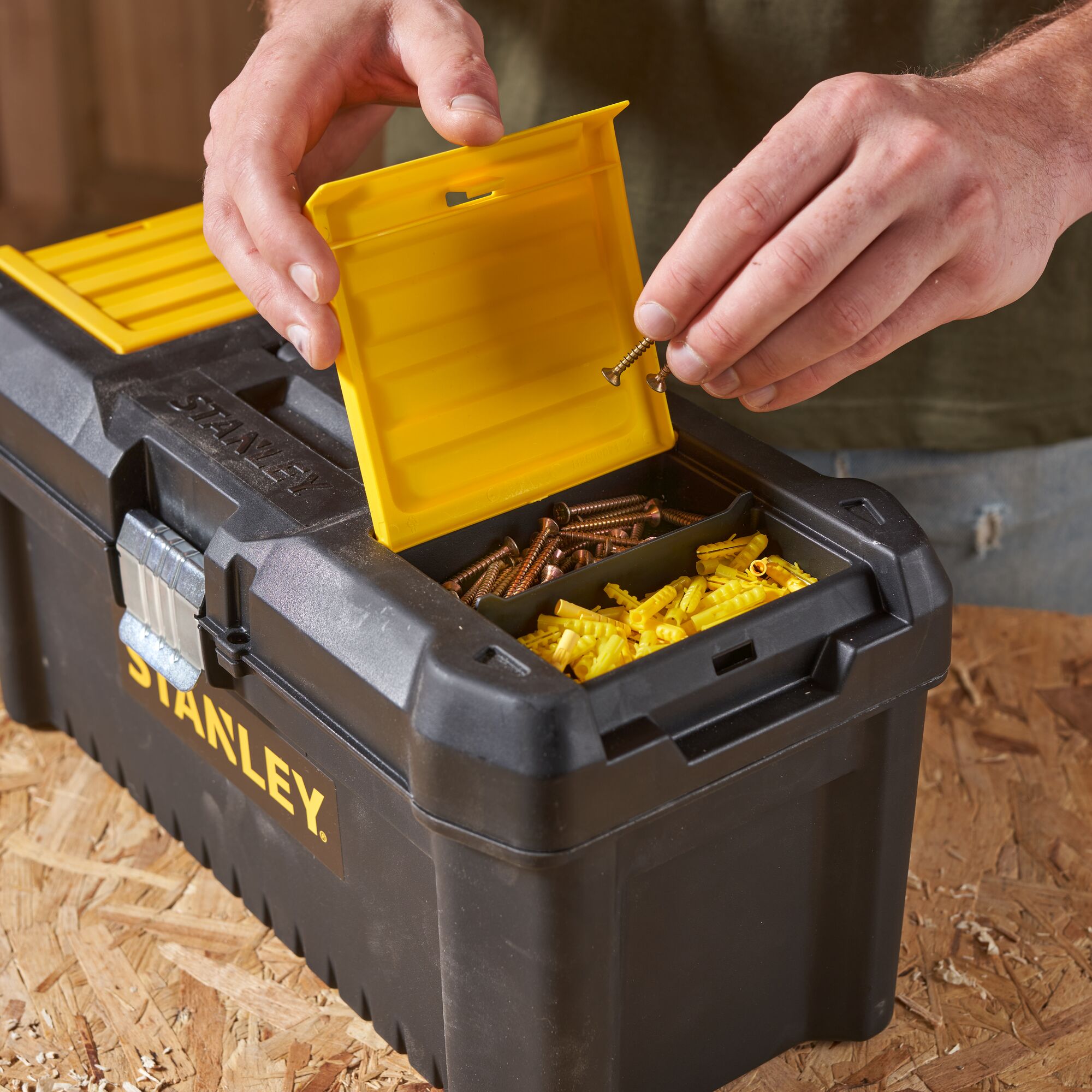 STANLEY 16 in. Essential Tool Box with Metal Latches