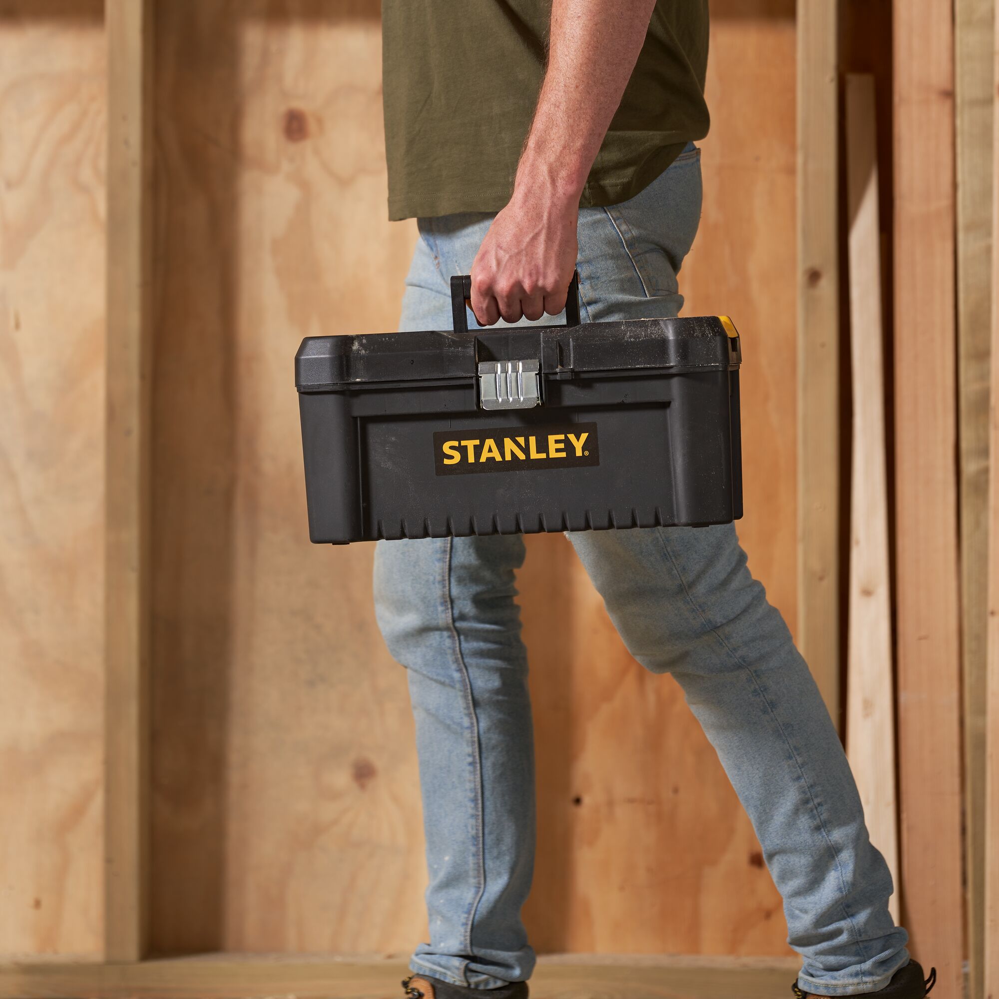 STANLEY 16 in. Essential Tool Box with Metal Latches